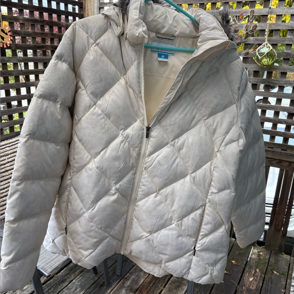 Women's Columbia Quilted Down Jacket, off White.